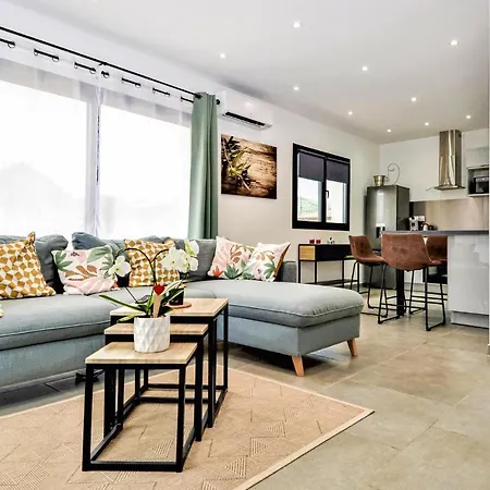 Holiday home 2 Bedroom Stunning In Vallon-pont-darc Vallon-Pont-d'Arc