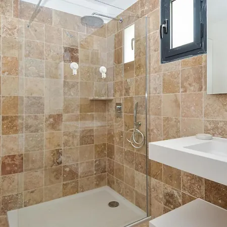 2 Bedroom Stunning In Vallon-pont-darc * Vallon-Pont-d'Arc
